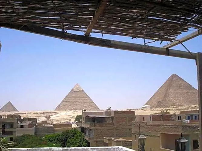 Abo Stait Pyramid View Homestay