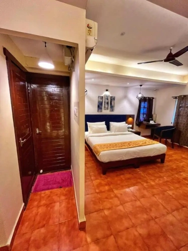 Classic Double room with city view