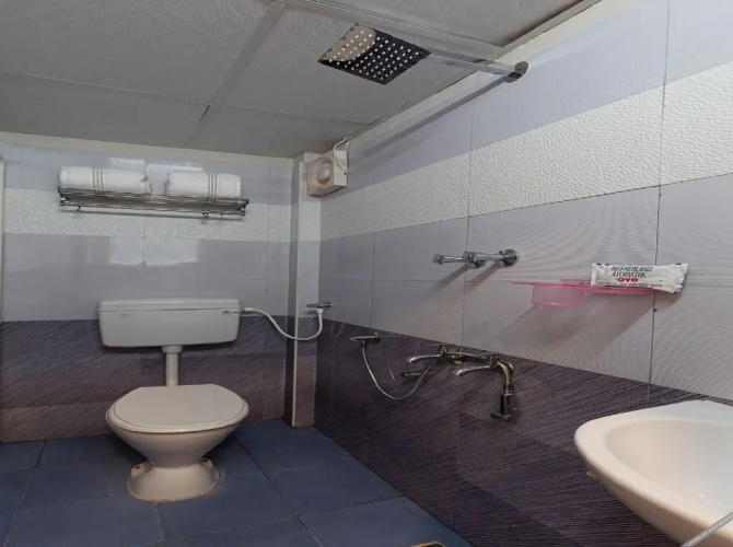 Nestle Inn By OYO Rooms