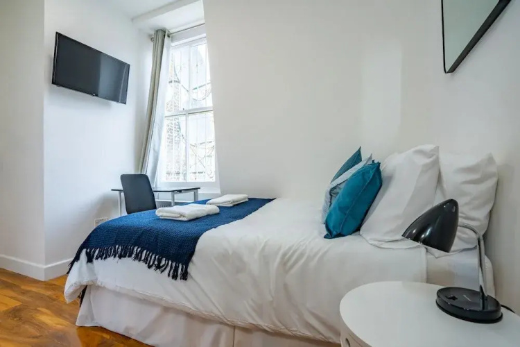 Flat 12