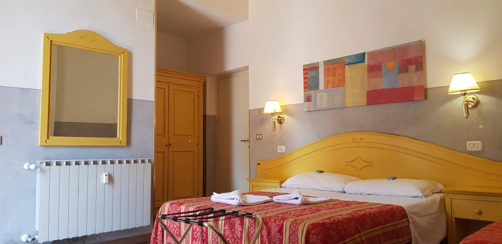 Standard Triple room