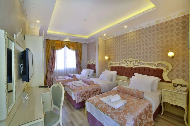 Standard Triple room