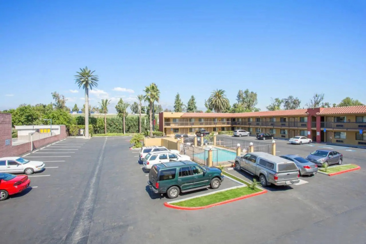 Super 8 Ontario Ca photo 14