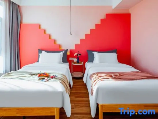 Standard Twin room with lake view