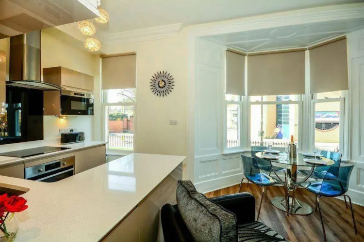 Flat 2 Bluebridge Court - Cliffords Reach