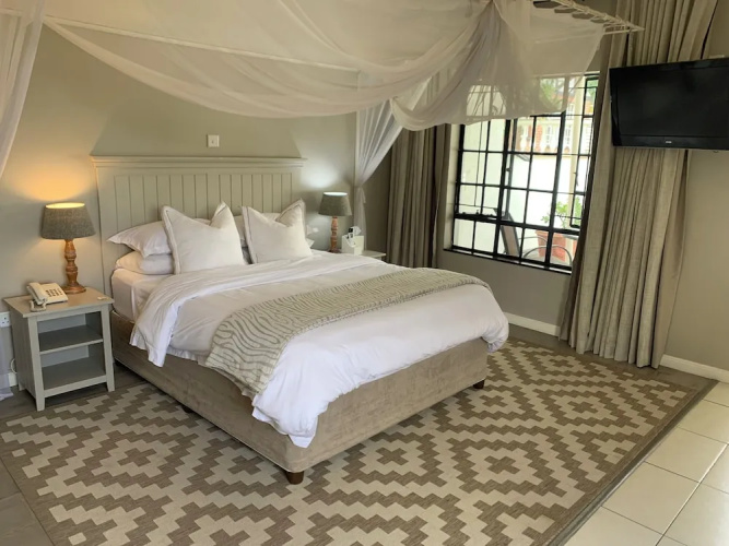 The Leslie - Bed & Breakfast