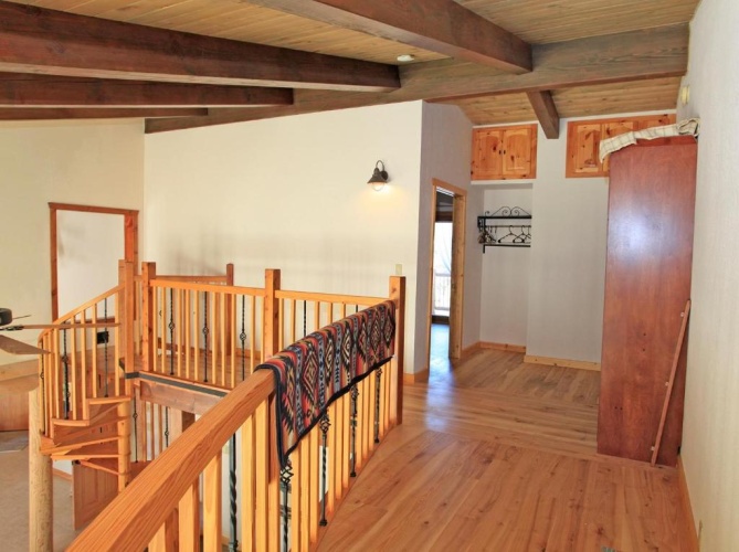 4 Bedrooms Cottage
