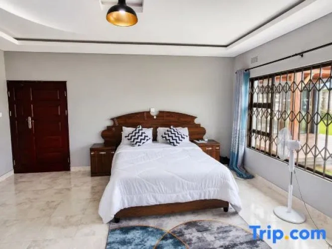 3 Bedrooms Cottage