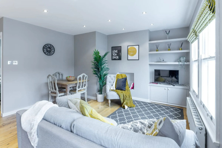 Stylish Shepherds Bush Flat