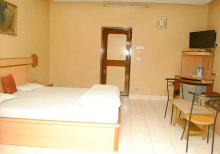 Hotel Pushpak International