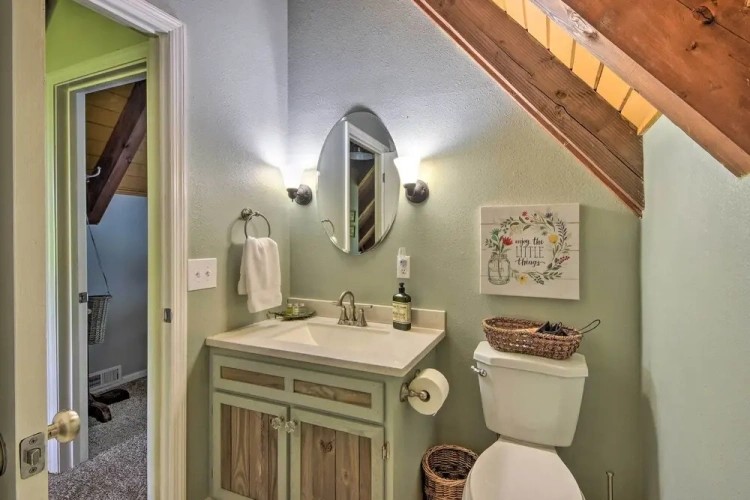3 Bedrooms Cottage with balcony