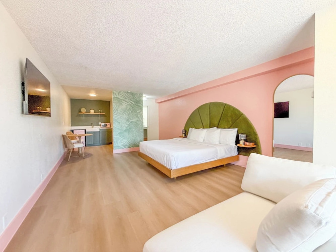 Abode Beach House - Dunedin, FL