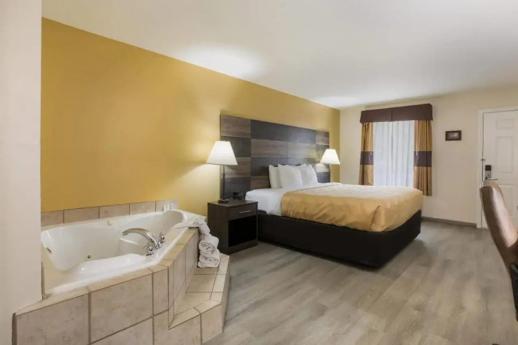 Quality Inn & Suites