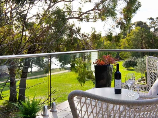 2 Bedrooms Villa