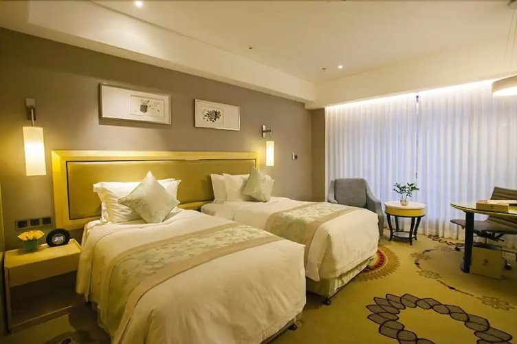 Rich Hotel