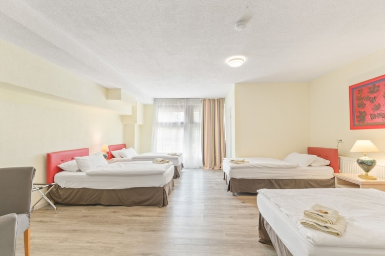 Standard Quadruple room