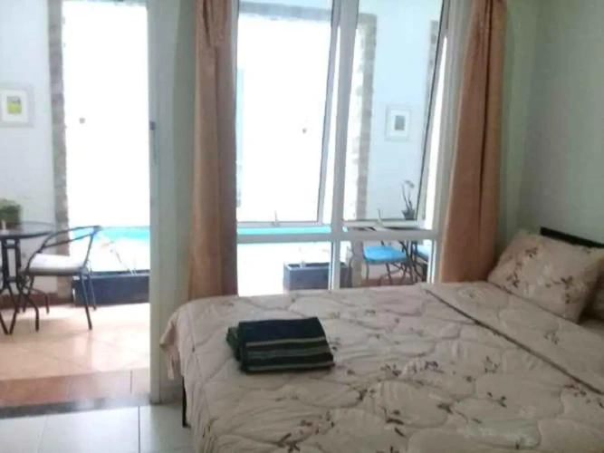 Deluxe room with pool view