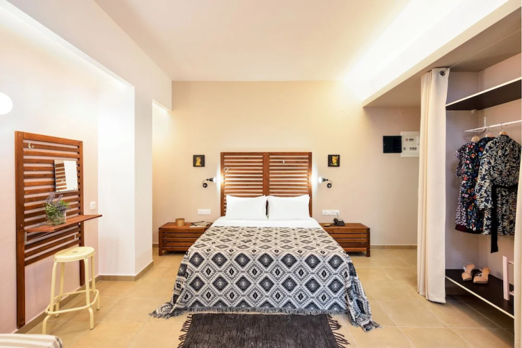 Tellus City Hotel