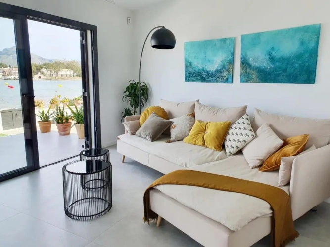 3 Bedrooms Cottage