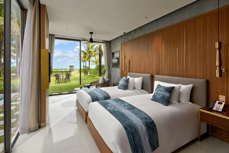 Royal Beachfront Villas Danang