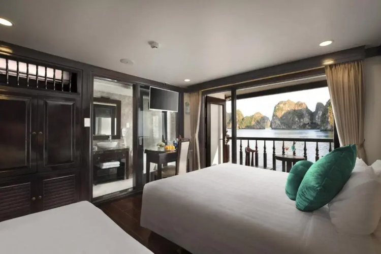 Alisa Luxury Cruise