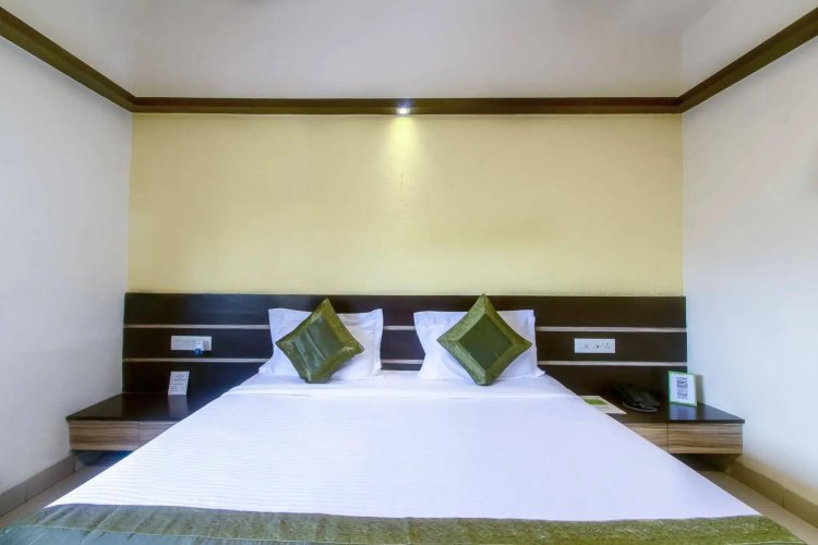 Hotel Golden Treat