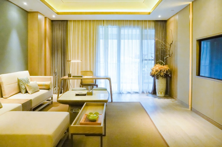 Suite with balcony