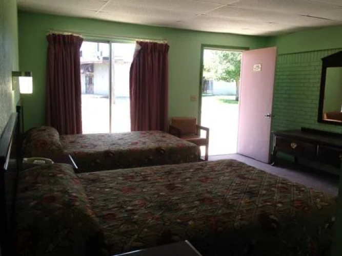 holiday motel