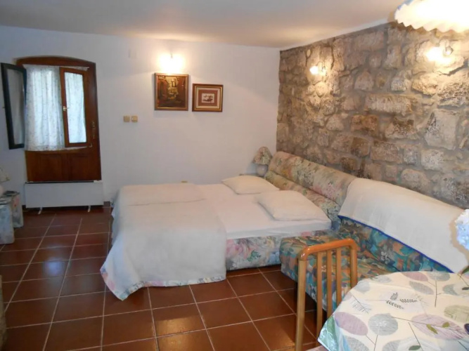 Tranquity Studio Apartment Ika