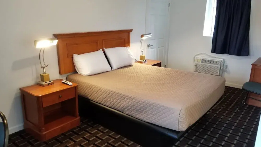 Budget Inn Breezewood