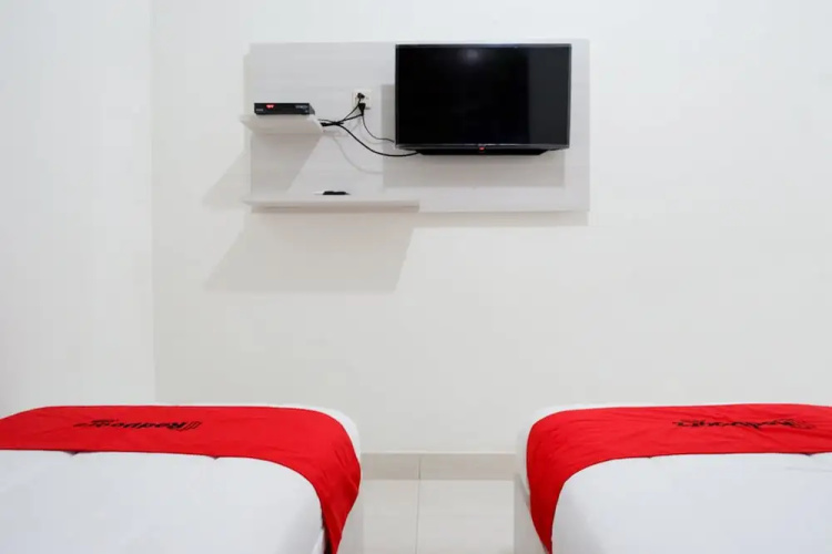 RedDoorz near Mataram University