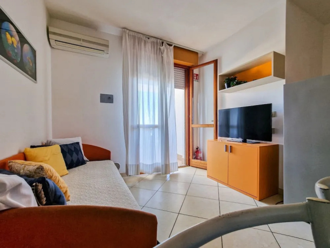 Modern Flat for 8 People With Swimming Pool