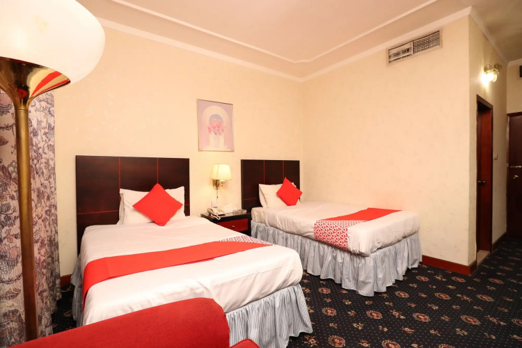 OYO 112 Semiramis Hotel