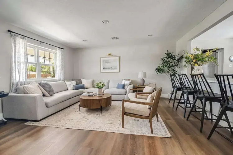 108 Wisteria Dr