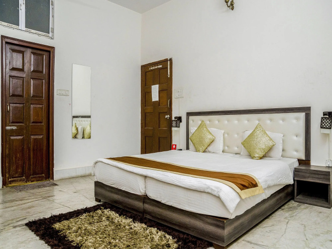 Oyo 6774 Apartment The White Feathers