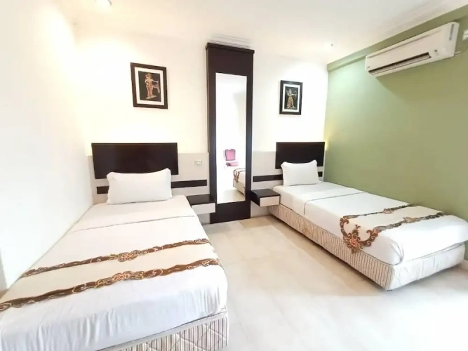 Deluxe Twin room with balcony