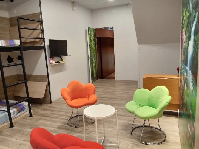 Business Quadruple Basement room