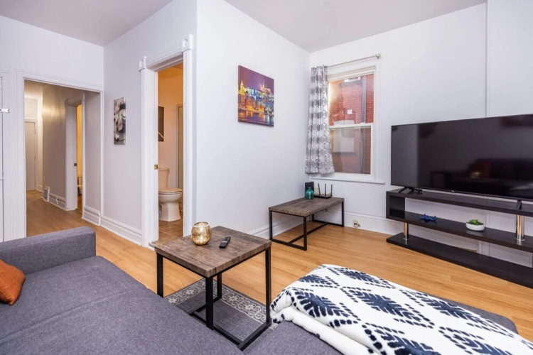 Cozy Warm - 2BR Apt With King Bed - Steps From Byward Market