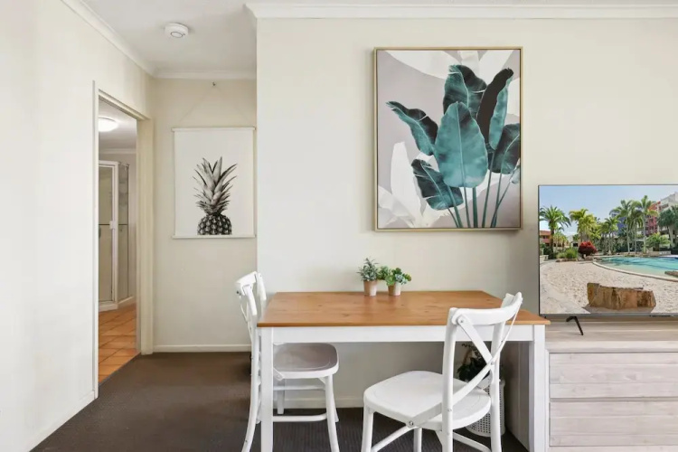 Inner-city 1-bed With Pool & Spa