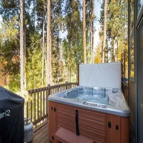 Village Point By Pinnacle Lodging