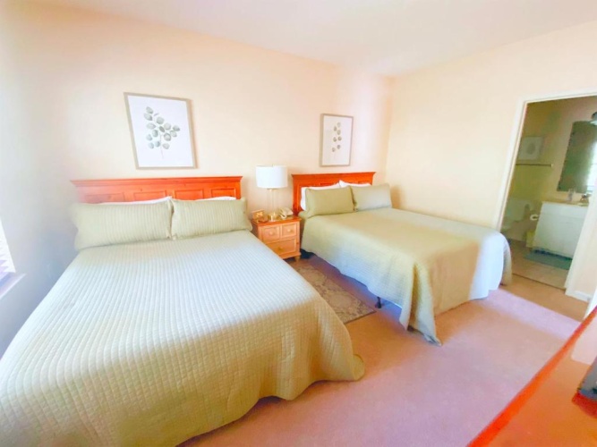 2 Bedrooms Apartment
