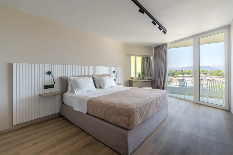 Standard Double room with partial sea view