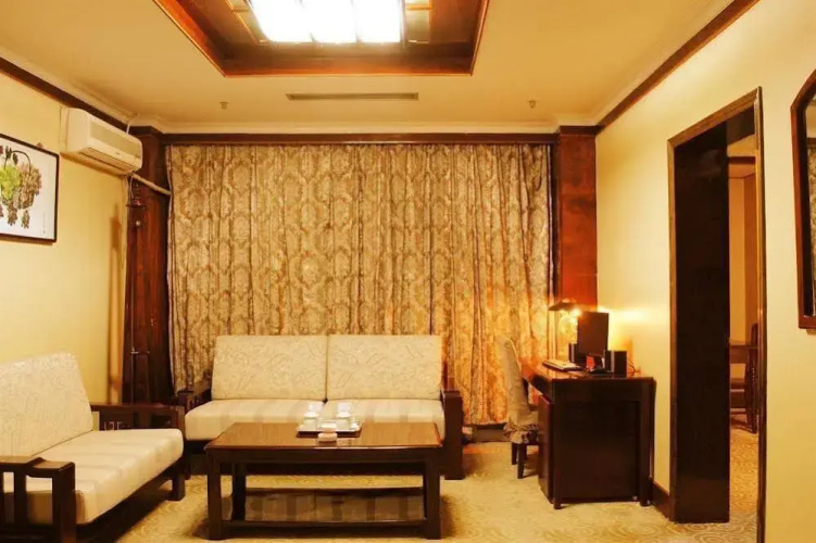 Bai Yun Hotel