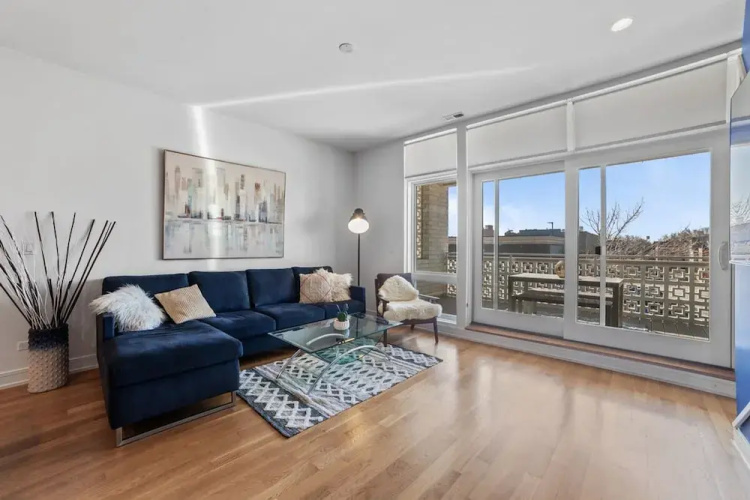 4 Bedroom Condo in Ukranian