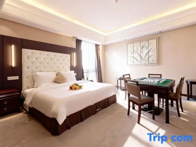Deluxe Double room with city view
