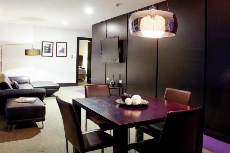 Hotel Trinitarias Suites
