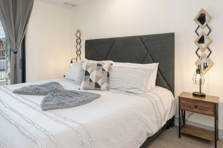 Ski Idlewild 1 Bedroom Condo by RedAwning