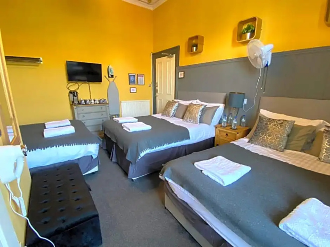 The Residence - 47 Minto St