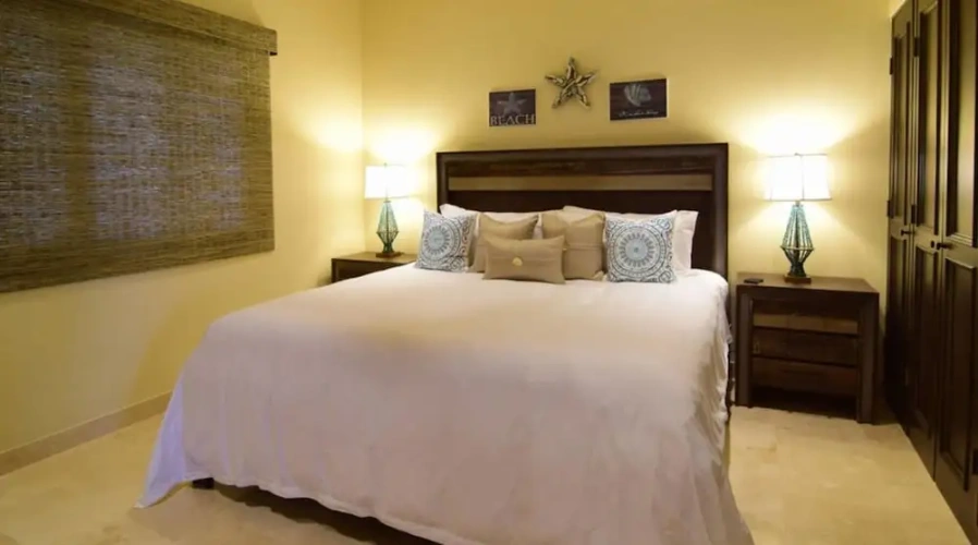 3 Bedrooms Standard Family room with ocean view