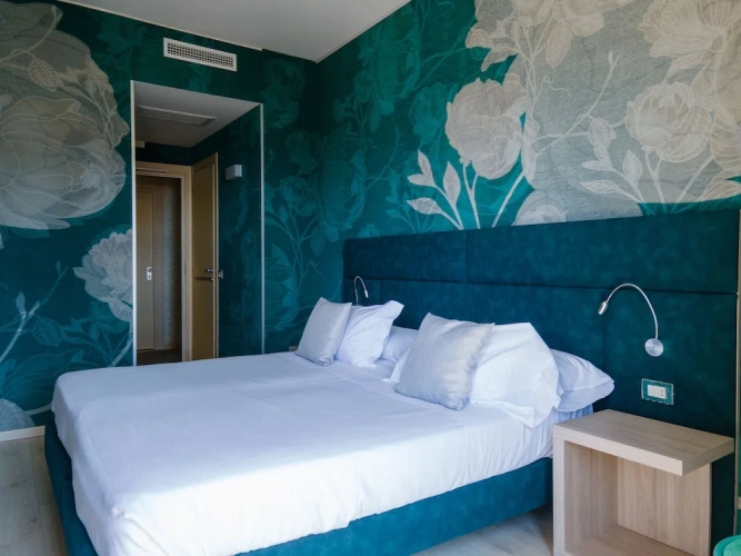 Deluxe Double room with balcony and with sea view